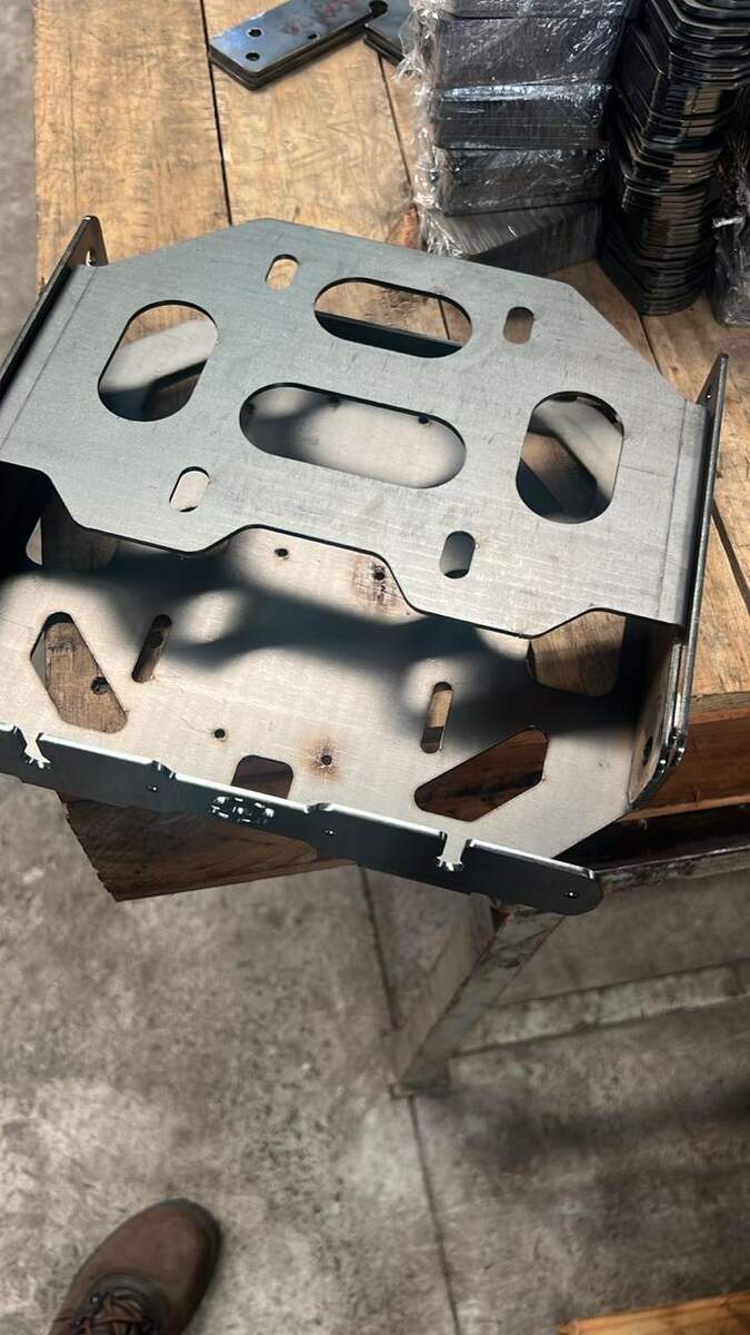 Peça Cortada a Laser com Recortes de Precisão