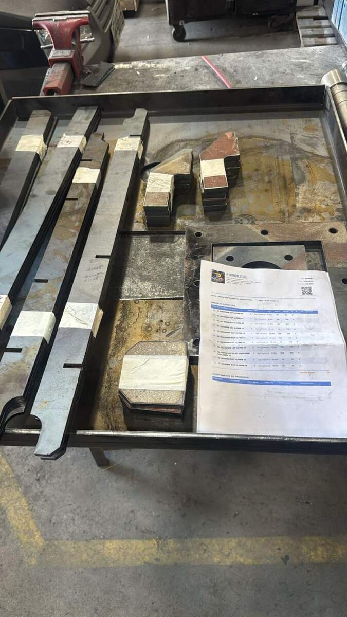 Mesa de Corte com Ordem de Produção